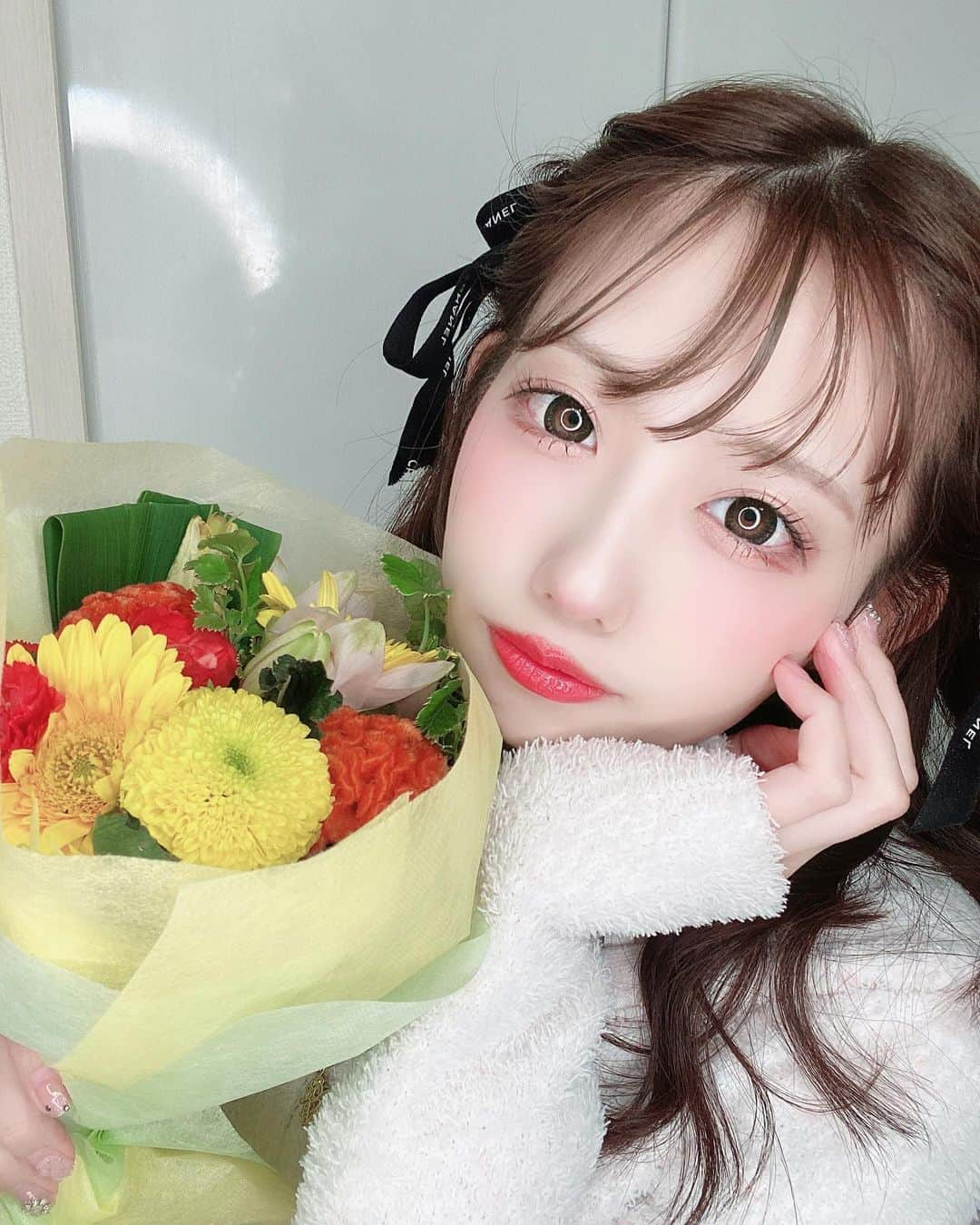 のインスタグラム：「昨日のライブでらぶみーでのライブ出演回数が100回となりました👏 . . あっという間だね(＞＜)！！ . . いつもありがとう♡♡♡ . . .   #グラビア #水着 #ミスflash2019  #アイドル #モデル #撮影 #撮影会 #写真 #camera #gravure #グラドル」