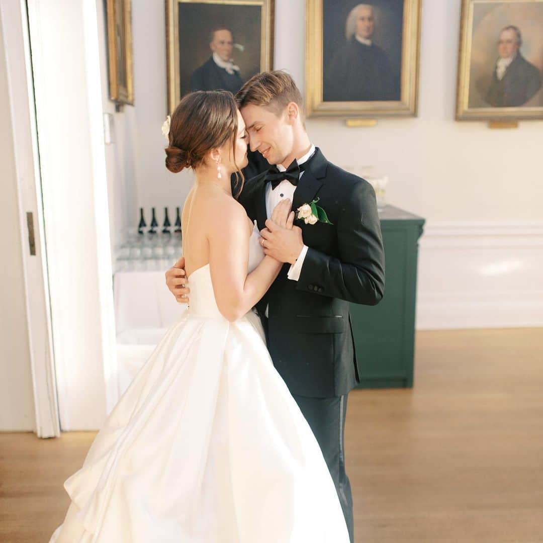 ティモシー・ドレンスキーのインスタグラム：「Real love is not passive; because one cannot feel it without being ready to fight for it.   ~ G.K. Chesterton   My beautiful Sarah. I cannot wait to fight for you the rest of my life. Let’s help each other make it to heaven.」