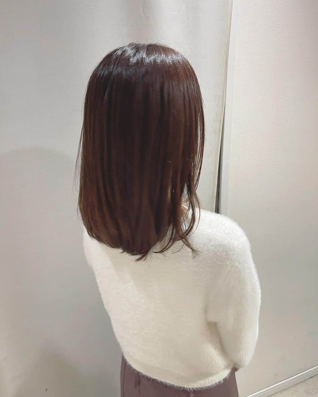 吉田悠希さんのインスタグラム写真 - (吉田悠希Instagram)「. 美容院へ🍂  シースルーにしてた前髪は 秋冬に向けて、少し幅広く重めに。 逆に毛先は動きが出るように オーダーしました💇‍♀️♡  いつもお世話になってる @jun216831 さんです✂︎」10月20日 11時47分 - yuki__yoshida__914