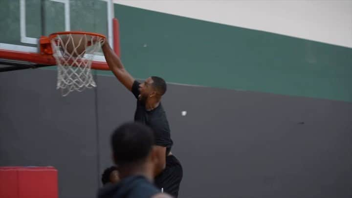 トリスタン・トンプソンのインスタグラム：「Stay ready so you don’t gotta get ready 😤💪🏾👀😤  S/o @chrisjohnsonhoops keeping me right in the lab   S/o @chrisjquinn1 for capturing everything 🎥」