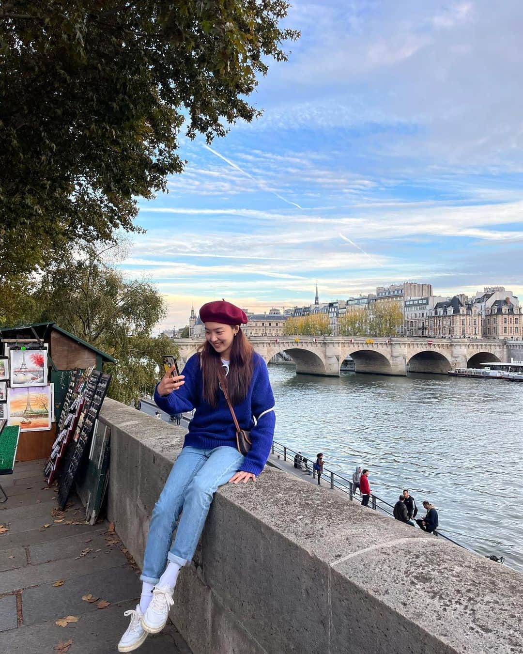 キム・ソラのインスタグラム：「#pontneuf & #louvre  #paris」