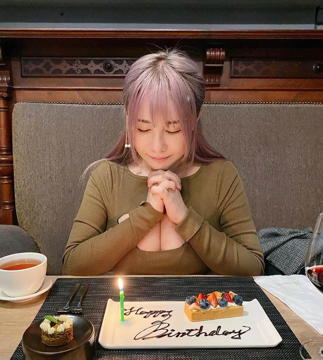 泥泥林のインスタグラム：「Happy birthday to me🎂 三個願望💜3 wishes：  ·希望我自己及各位，都能對這世界保持著熱忱並能感到開心 Wish myself and all of you, stay enthusiastic about the world and be happy.  ·希望工作的一切都能一直順順利利 Wish everything goes well.  ·第三個願望放心裡才會實現 And keep the 3rd one secret😌  另外兩件小事💕 今天♡nIy Fans跟Fans♡ne更新多圖 也希望你們能加入會員來一起慶祝🥰 還有年曆還沒預購的也快預購起來～ 這很有可能是我最後一年做年曆了唷🤫  Another two little things are: I’ll update multiple photos on my ♡nIy fans. Join us and celebrate my birthday with me🥰 Also, if you want to preorder my 2023 calendar, check LlNK lN Bl0 also🖤 It might be the last calendar of mine🤫  最後很謝謝所有幫我慶生的朋朋們💕 還有各位的祝賀我都收到了，誠摯的感謝，愛你們🥰」