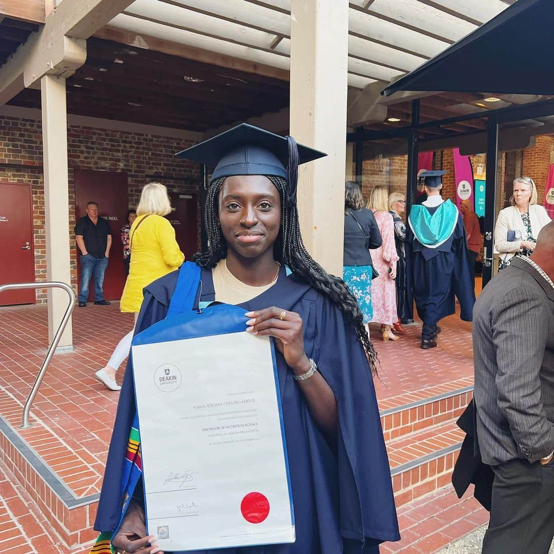 NANA OWUSU-AFRIYIEのインスタグラム：「Educated, Graduated 🎓」