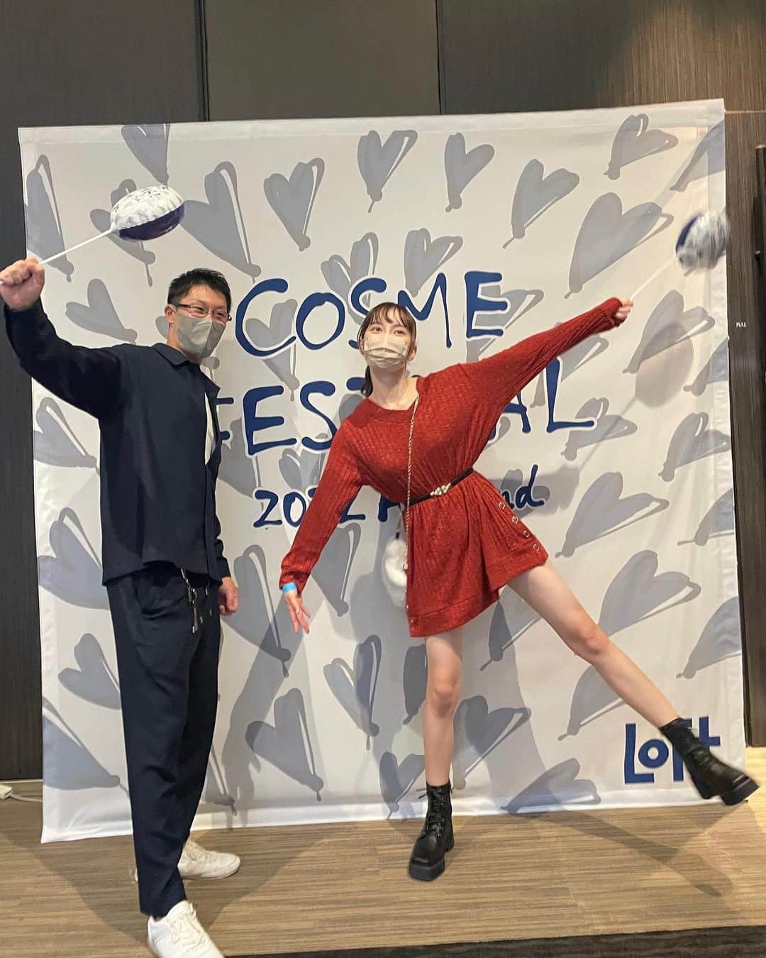 神谷侑理愛のインスタグラム：「この間‪‪‪‪あったロフトコスメフェスティバルに行ってきましたっ✌︎ ⁡ おとなりはあんでぃーさんですっ！（事務所の方） ⁡ 沢山のロフト限定や先行販売のコスメ集められていて、 メイクが好きな私には幸せすぎる空間でした！🤤‪‪ ⁡ 2022AW-2nd-が全国のロフトとネットストアで開催されているらしいです︎☺︎ ⁡ そして私が大好きなCLIO のアイシャドウパレットも かわいい色で溢れててきゅんきゅんした…🧣 これからの季節にピッタリすぎる꒰ ¨̮ ꒱⸝♡ ⁡ #ロフト展示会 #ロフトのコスフェス #ロフトコスメ #PR」