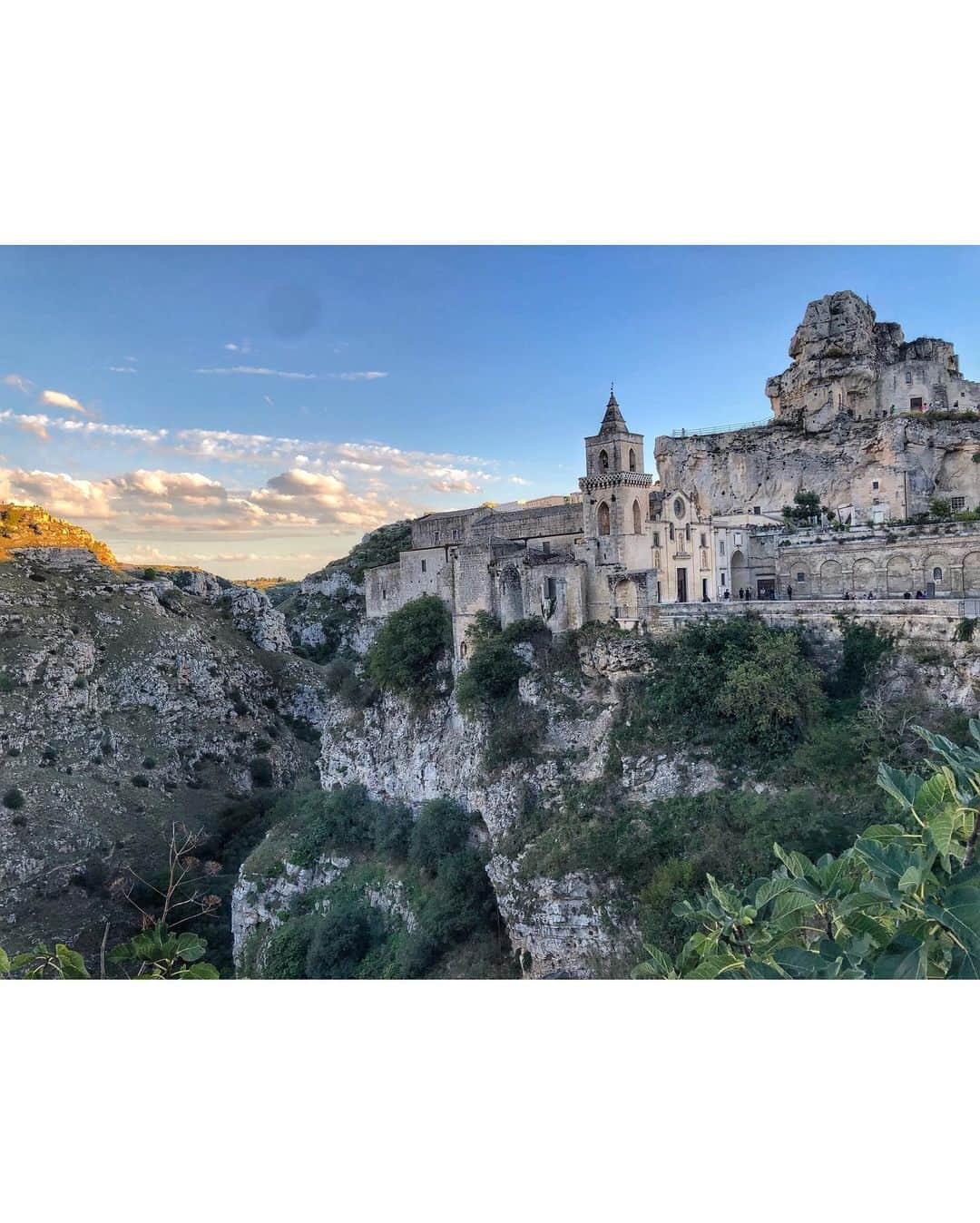 バール・パリーさんのインスタグラム写真 - (バール・パリーInstagram)「It’s like being in a Cubist painting 🙌 #Matera 🇮🇹」10月20日 23時40分 - barpaly