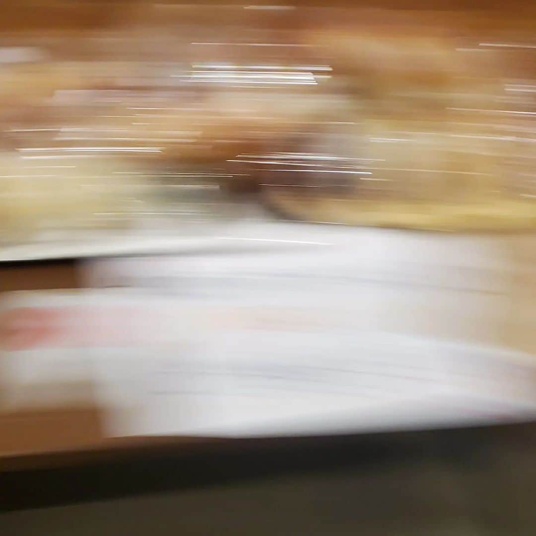 古賀隼斗さんのインスタグラム写真 - (古賀隼斗Instagram)「ハンブレッダーズに誘われた対バンの名前が⁡ ⁡秋のグーパン祭りZってことで⁡ ⁡⁡ ⁡楽屋に大量のパンが置いてあった！！⁡ ⁡⁡ ⁡興奮して撮ってしまった。⁡ ⁡⁡ ⁡⁡見たことない形ばかりでした、みんなはこのパン達見たことある？⁡ ⁡⁡⁡ ⁡⁡ ⁡⁡ ⁡#kanaboon #古賀隼斗 #ブレの美学  #パン祭り  #パン  #グーパン ⁡ ⁡」10月20日 23時56分 - kanaboontuna