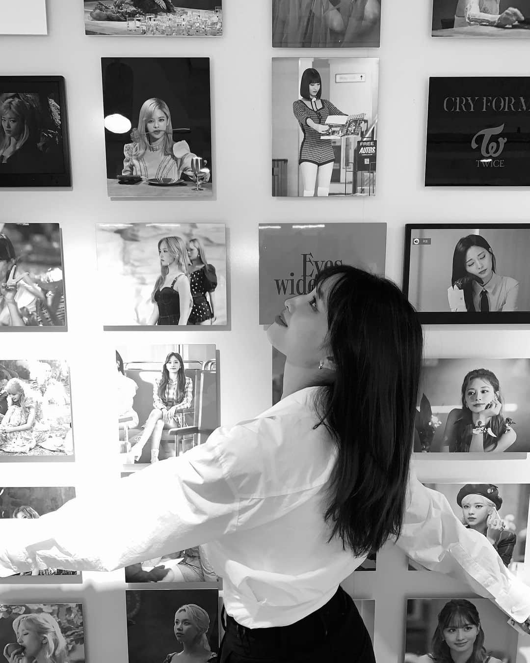 もものインスタグラム：「7주년  많이 축하해줘서 너무너무 고마워용♡♡♡♡♡♡♡♡♡ 원스들 항상 고마워용♡ 10.20일 끝나기 1분전에 올려서 늦진않았지?ㅋㅋ」