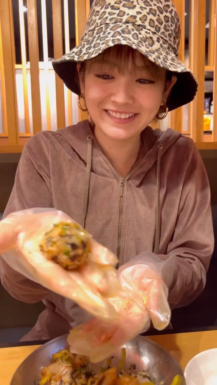 富久美玲のインスタグラム：「_ . 周りが行ってて、ずっと気になってた 焼肉きんぐのチュモッパ🍙🔥 11月下旬まであるみたいなので是非！ .」