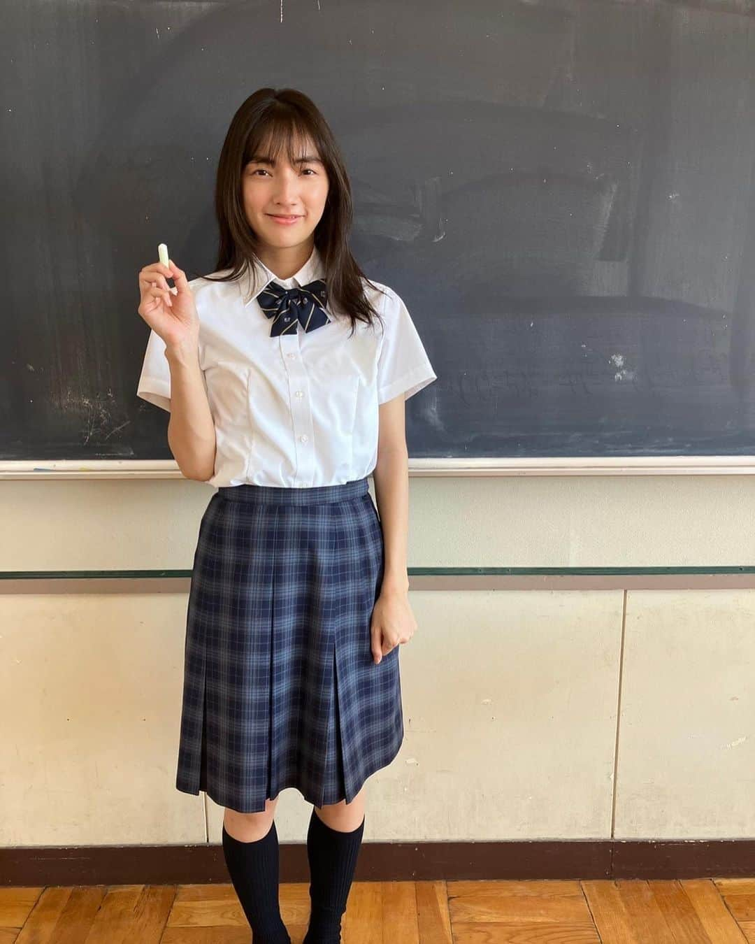 仁村紗和のインスタグラム：「1013  しれっと誕生日を迎えました。 28歳の制服姿です😂笑  マクドナルドテレビCMの撮影で久しぶりに制服を着ました。  個人的に私自身も枚方出身でスーパーひらパー兄さんとの共演はとても光栄でした。  「　#時をかけるバーガー　」 たくさん見て下さい〜！！！！！」