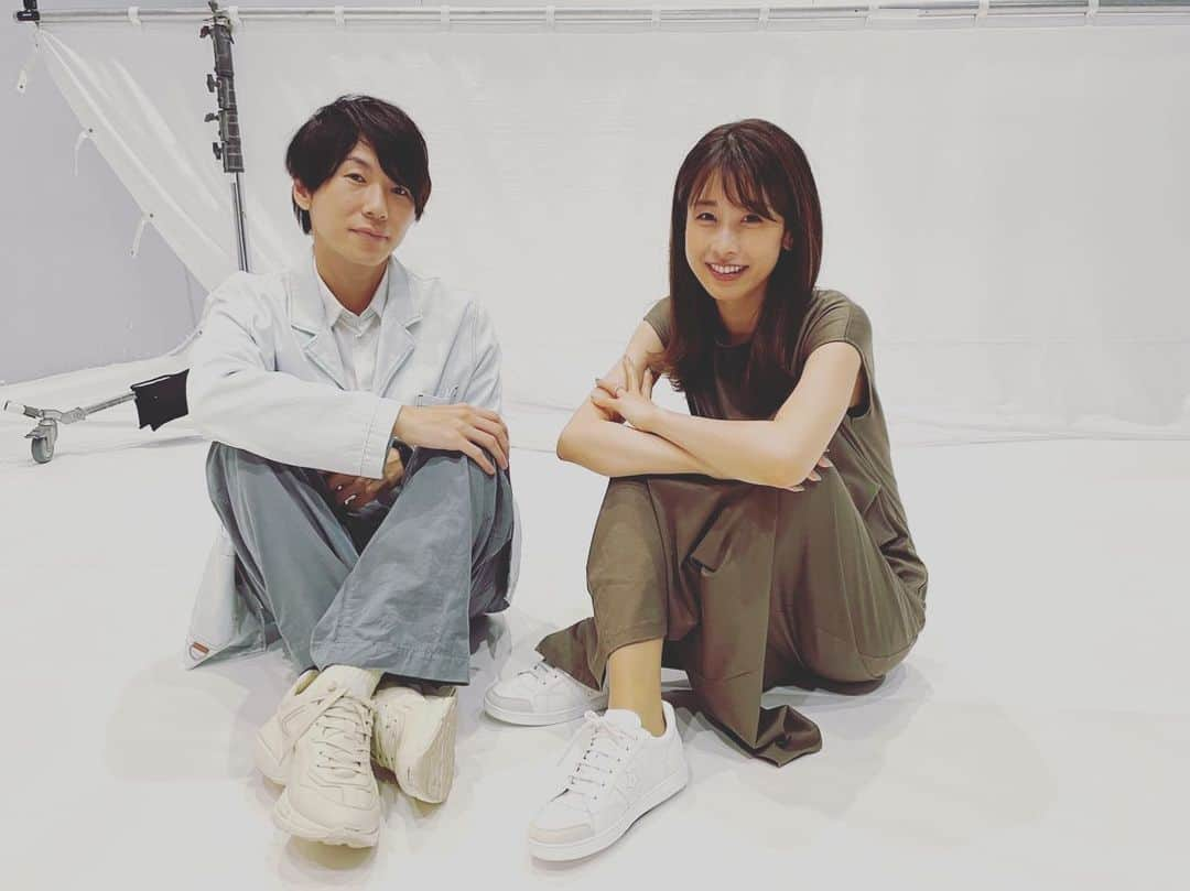 加藤綾子のインスタグラム：「* 古市さんとの対談、本日公開されました☺︎✨ 年齢も近く話しやすいので ただただ楽しくお喋りしてしまいました😂 スタジオ以外でお会いしたことなかったので 何だか新鮮！  写真は対談後の私服姿で📸 URLはまたプロフィールに載せておりますので是非ご覧下さい😊」