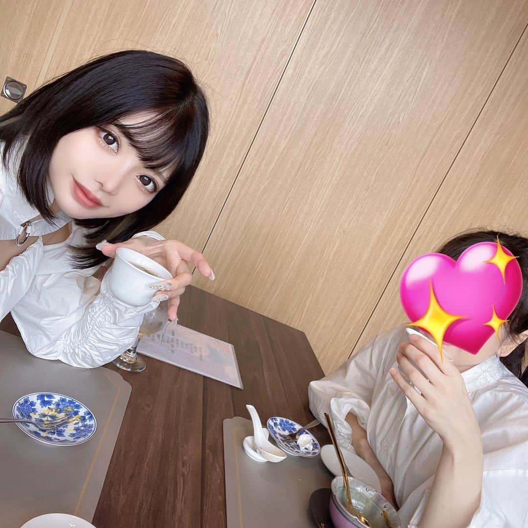 米倉みゆさんのインスタグラム写真 - (米倉みゆInstagram)「中華久しぶりに食べたら美味しすぎた🥟😋 . お母さんと映画見て、ランチ𐂐𖥣 . 上海でミシュラン6年連続二つ星レストランで人気の香港料理なんだってー！🥹 めちゃくちゃ本格的な味がした…大人の味…😳 . 点心大好きだから 点心もっと頼めばよかった美味しかった😋 . . 映画は沈黙のパレードみたよ！ 親子揃って、ミステリー、サスペンス好き🍿🎬📽笑 . . . . . . . . . .  #もぐもぐする米倉 #ミシュラン #香港料理 #広東料理 #中華料理 #Canton8銀座 #銀座点心料理 #銀座中華 #銀座 #銀座ランチ #銀座グルメ #銀座ディナー #有楽町グルメ  #有楽町ランチ #有楽町ディナー #新橋グルメ #新橋ランチ #新橋ディナー #親子 #美味しいお店 #個室ランチ #美人 #美女 #モデル  #ショートボブ #ginza #tokyo  #japan #hongkong  #china PR」10月21日 12時30分 - yone__miyu630