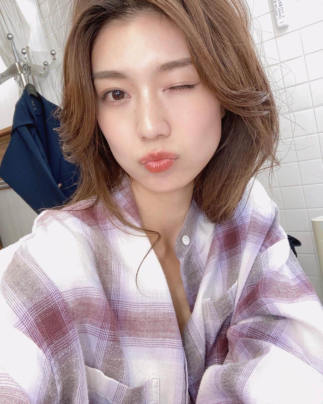 のインスタグラム：「撮影も終わったのに、帰りのヘアまで可愛く仕上げてくれた哘さん❤️‍🔥 ありがとうございますー！！ . 今日はどうしようかな〜？」
