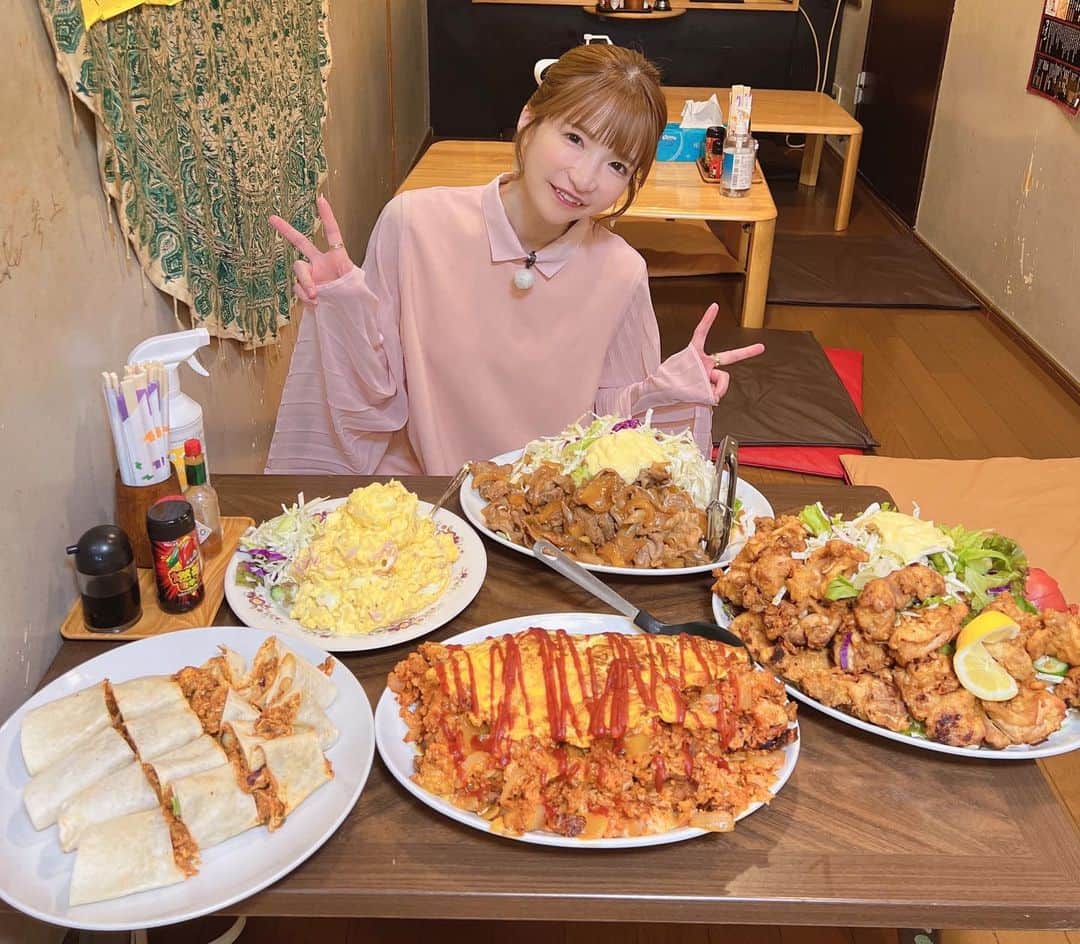 のインスタグラム：「🥰🫶🏻 #デカ盛り#デカ盛りハンター #もえあず#大食い#大食い女子」