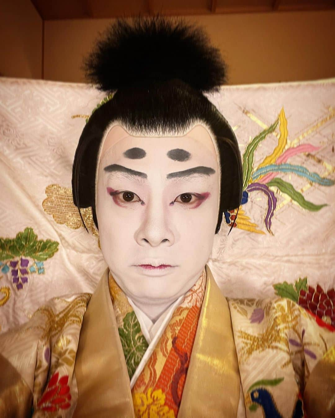 中村種之助さんのインスタグラム写真 - (中村種之助Instagram)「. 無事に千穐楽 . やっぱりここが僕の家だと思います 明日から家を出て挑戦の日々を送ります。 僕の中の大事な歌舞伎を信じて戦い、 立派になってまた九月にこの家に帰れたらと思います。 ありがとうございました。 . #種之助 #秀山祭 #一條大蔵長成 . あかつきの明星がキラリと光りますように 見守っていて下さい。」9月27日 23時58分 - 222tane