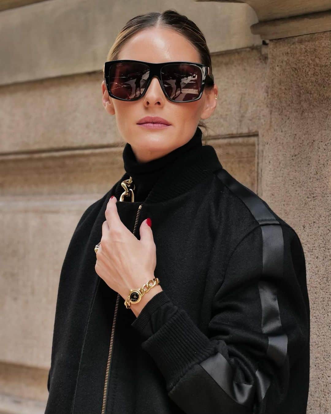 オリヴィア・パレルモのインスタグラム：「During fashion week, time is of the essence ⏱⁣ ⁣ ⌚️: @heyharpershop」
