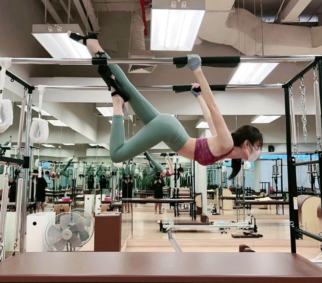 ポーイ・タリーチャダー ペッチャラットのインスタグラム：「@pilates.by.ohm 💪🏻」