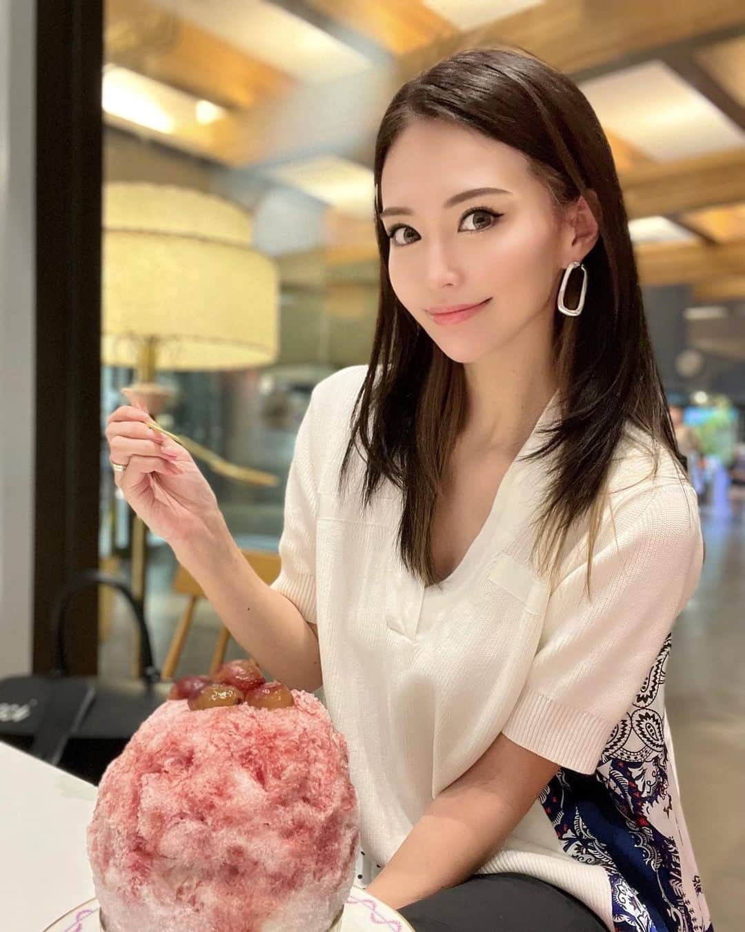 うさびったのインスタグラム：「I came to Kyoto to eat shaved ice.  かき氷食べにきた🍧  ケーキよりも太んない気がするのと、元々貧血持ちだからかき氷は大好物😇💖  #たすき #京都 #sacai #kyotocafe #shaveice #氷食症」