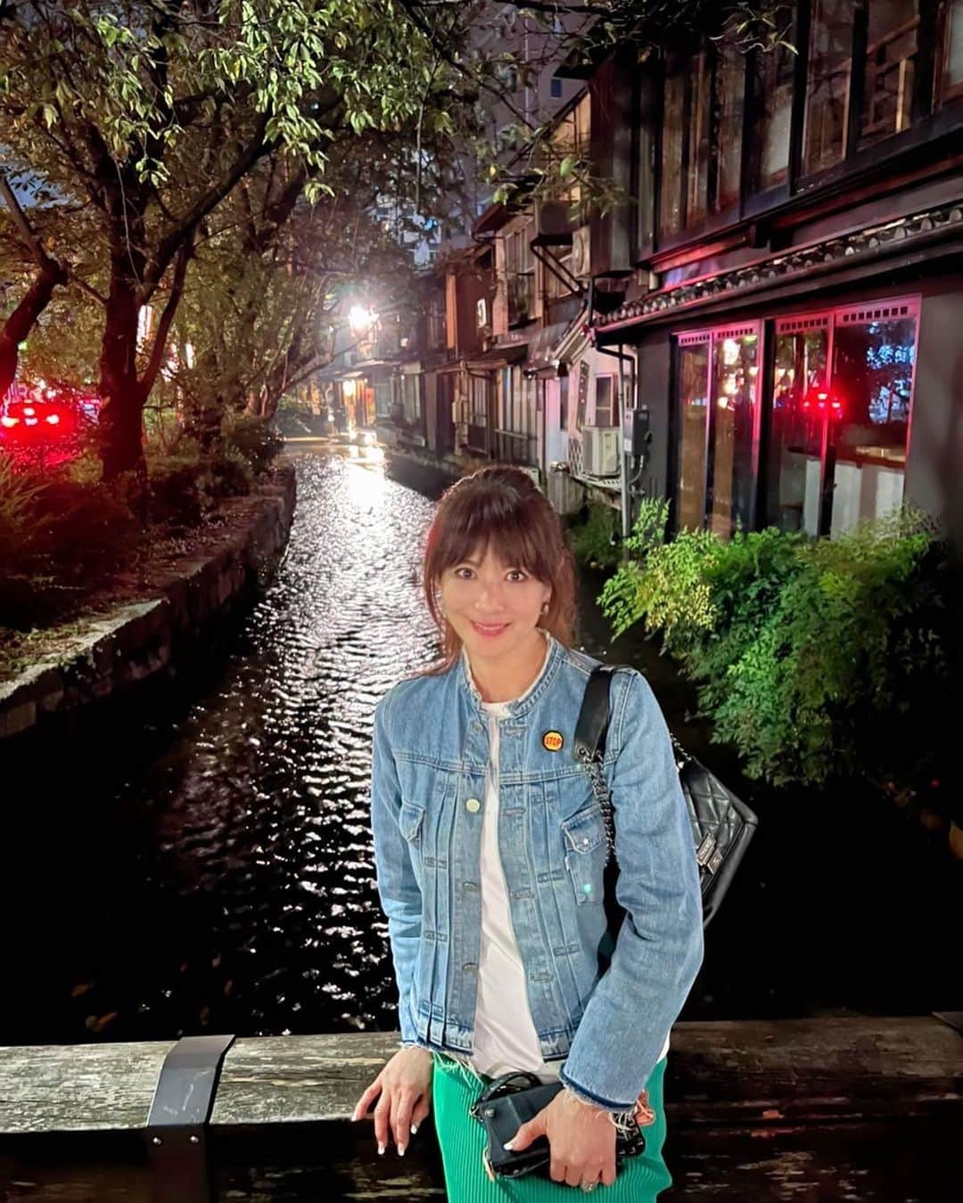 山田佳子さんのインスタグラム写真 - (山田佳子Instagram)「京都、夜のお散歩。 風情があっでいいなぁ🥰 ⁡ #木屋町通り  #高瀬川  #風情がある  #夜のお散歩 #楽しいことが好き #ワクワクすること #大好きです  #人生楽しもう  #人生一度きり #アラカン女子 #アラカン  ⁡ ⁡ ⁡ ⁡」9月27日 20時06分 - yoshiko117