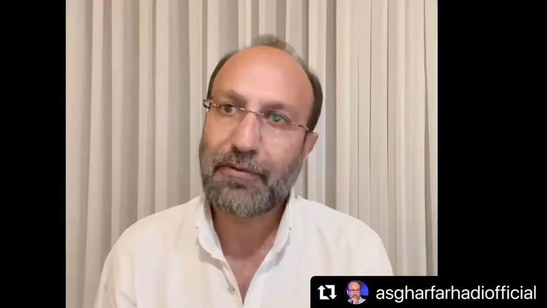 マギー・ジレンホールのインスタグラム：「#Repost @asgharfarhadiofficial  ・・・ This is Asghar Farhadi, the filmmaker.  You must have heard recent news from Iran and seen images of progressive and courageous women leading protests for their human rights alongside men. They are looking for simple yet fundamental rights that the state has denied them for years. This society, especially these women, has traveled a harsh and painful path to this point, and now they have clearly reached a landmark.  I saw them closely these nights. Most of them are very young; Seventeen years old, twenty years old. I saw outrage and hope in their faces and in the way they marched in the streets. I deeply respect their struggle for freedom and the right to choose their own destiny despite all the brutality they are subjected to. I am proud of my country’s powerful women, and I sincerely hope that through their efforts, they reach their goals.  Through this video, I invite all artists, filmmakers, intellectuals, civil rights activists from all over the world and all countries, and everyone who believes in human dignity and freedom to stand in solidarity with the powerful and brave women and men of Iran by making videos, in writing or any other way.  This is a human responsibility, and it can further strengthen Iranian’s hope in achieving this beautiful and monumental goal they are seeking here, the country where I have no doubt women will be the groundbreakers of the most significant transformations.   For a better tomorrow.  Asghar Farhadi  #MahsaAmini  (ترجمه فارسی متن در کامنت‌ها)」