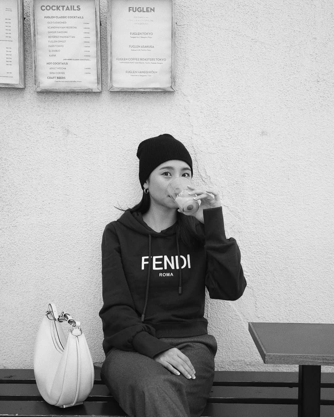 のインスタグラム：「パーカー着れる季節になってきた🫶🏻  ビーニー被ると髪伸びたのよくわかるなぁ！！ 長さはこの辺キープしようと思う🥹  どう思うー？✨  #aocode #fendi #fendiofficial」