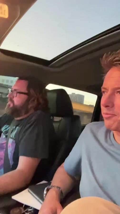 タナー・フォウストのインスタグラム：「Road trip with @rutledgewood at just under the speed limit… the whole way… 🙄」