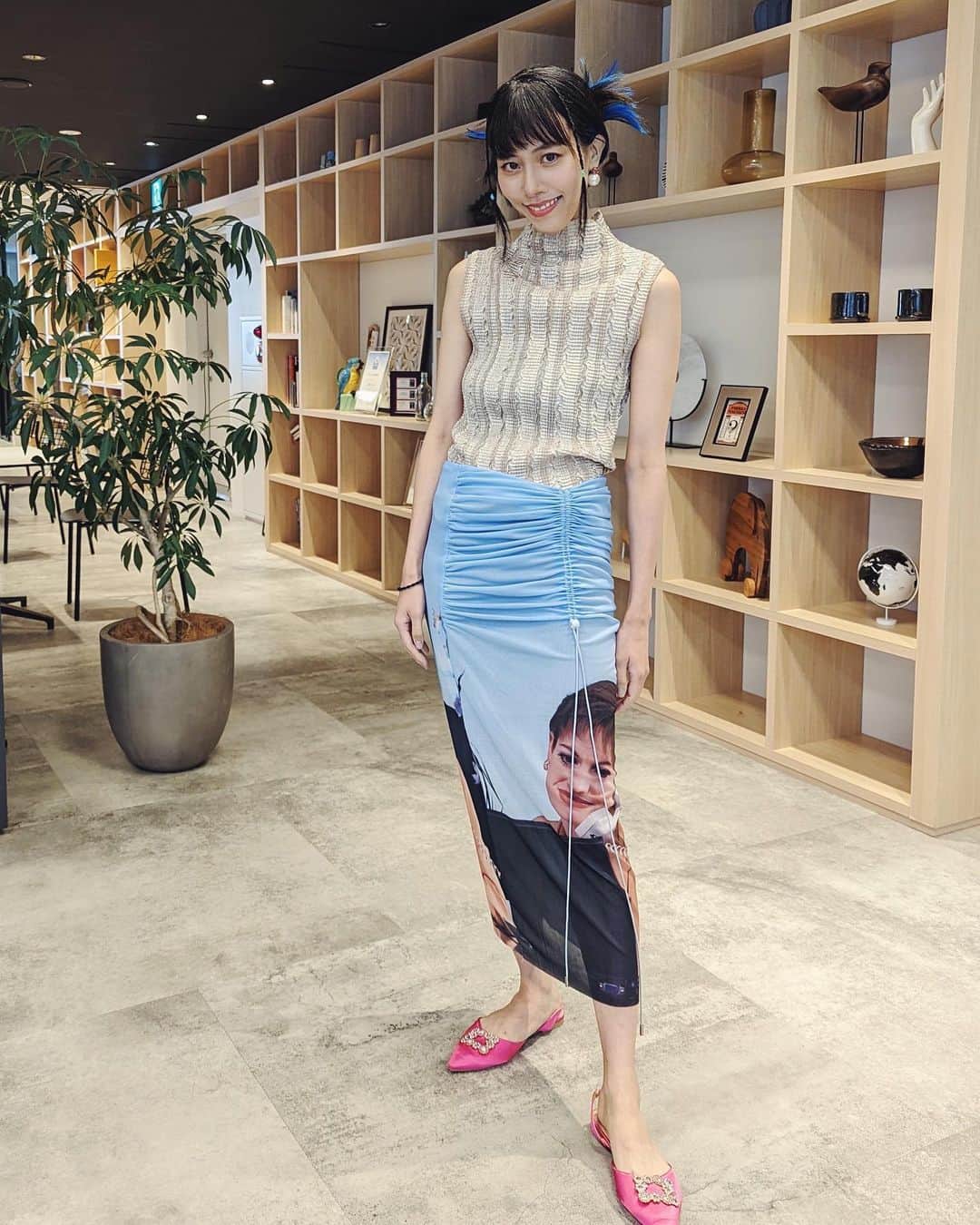 草野絵美さんのインスタグラム写真 - (草野絵美Instagram)「👑 @ForbesJapan, thank you for featuring me. Someday we'll be a cover gals😂🫰💖💖  発売中のForbes JAPANに見開き4ページで私のインタビューが乗っております。   北野 唯我　@yuiga_k さんによる、連載にて、NFTプロデューサーとして紹介いただいてます。よかったら手に取ってみてください！  #草野絵美 #forbesjapan #galverse #galversenft #y2khair   Forbes JAPAN(フォーブスジャパン)2022年11月号」9月28日 9時00分 - emiksn