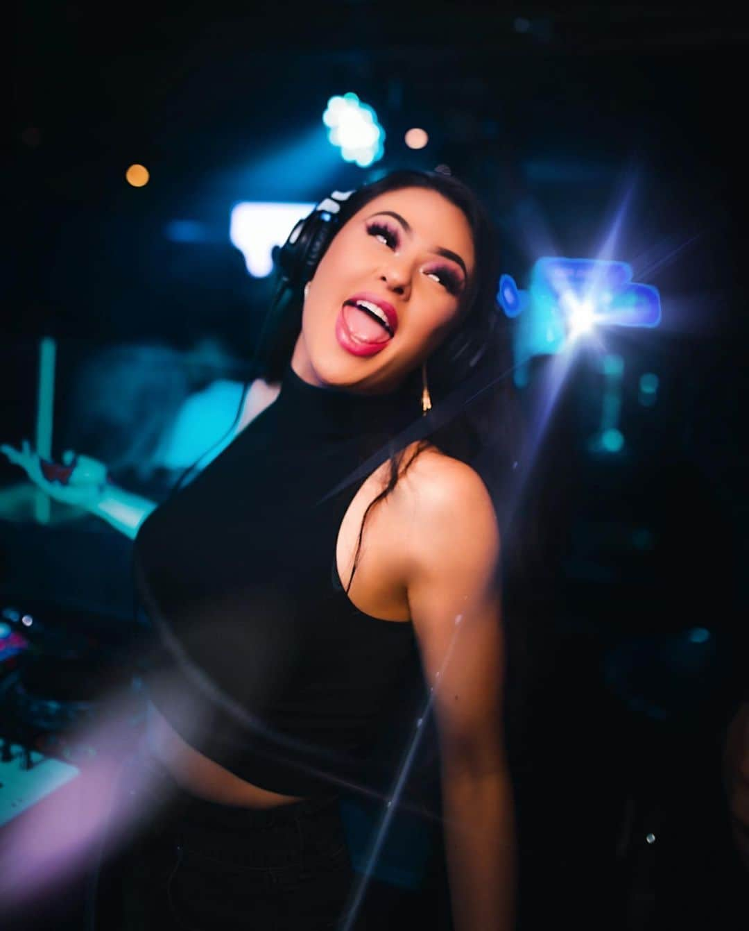 平山ララのインスタグラム：「@onyx_nightclub on a Friday is tooooo 🔥🔥🔥🔥🔥🔥🔥 S/O to @twinsondecks for always throwing down a crazy party 🙏🔥🥳🥰  📸 @allybenaire」