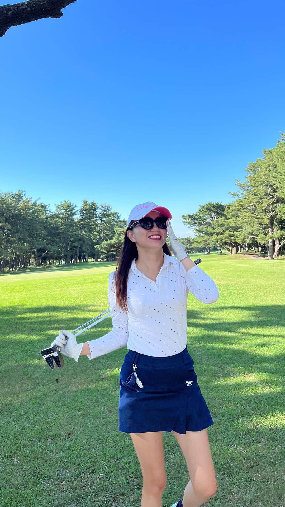 のインスタグラム：「誰と回ってもゴルフ上手いって言われるようになってきて嬉しい。まだまだ課題はあるけど前進を感じる。毎月のプロレッスンのおかげ⛳️🏌️‍♀️#ゴルフ女子」
