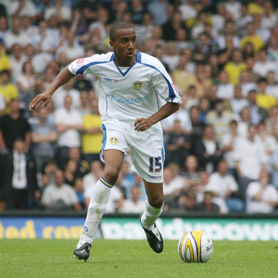 ファビアン・デルフさんのインスタグラム写真 - (ファビアン・デルフInstagram)「👏 Wishing former #LUFC midfielder @fabian_delph all the best in retirement!」9月28日 5時10分 - fabian_delph