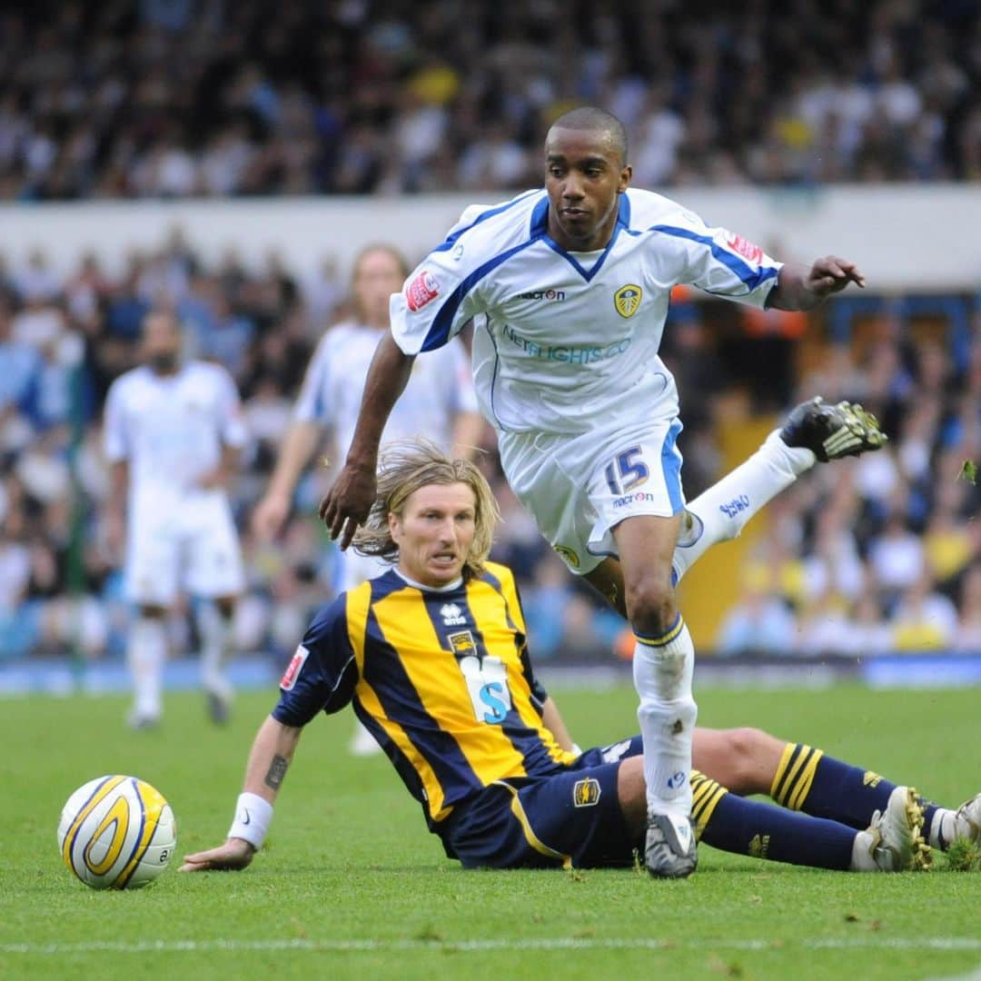 ファビアン・デルフさんのインスタグラム写真 - (ファビアン・デルフInstagram)「👏 Wishing former #LUFC midfielder @fabian_delph all the best in retirement!」9月28日 5時10分 - fabian_delph