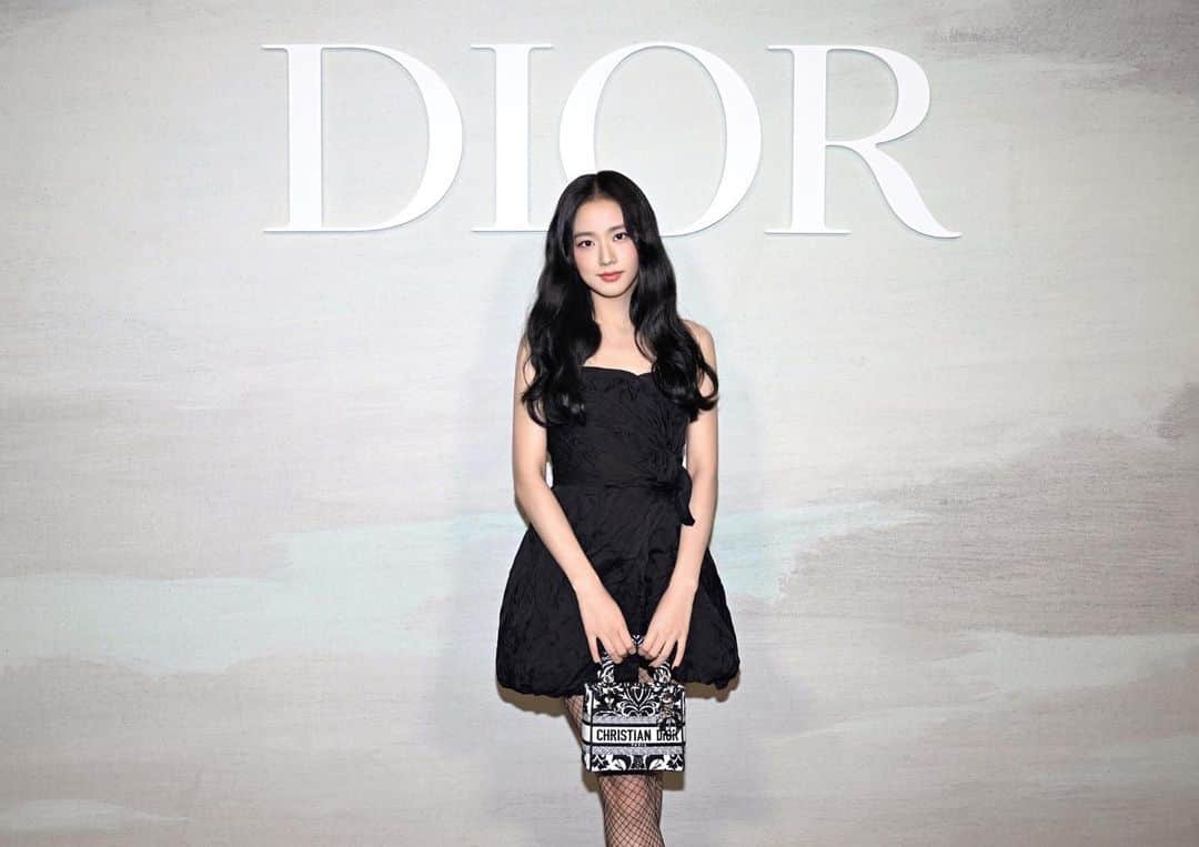 ジスさんのインスタグラム写真 - (ジスInstagram)「#DiorSS23 ✨ @MariaGraziaChiuri @Dior」9月28日 5時35分 - sooyaaa__