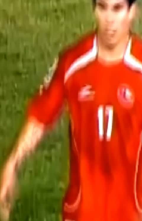 ガリー・メデルのインスタグラム：「150 partidos por 🇨🇱. Ni en el mejor de los sueños me imaginé llegar a esa cantidad de veces defendiendo los colores de nuestra selección⚪🔵🔴. Seguimos trabajando y tratando de aportar.  Agradecerle a los hinchas🙌, entrenadores, compañeros y sobre todo a mi familia.  ¡¡Vamos por más💪!!  #vamoschile」
