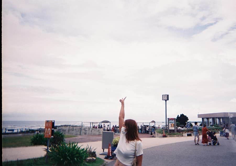 増田葵のインスタグラム：「. #写るんです」