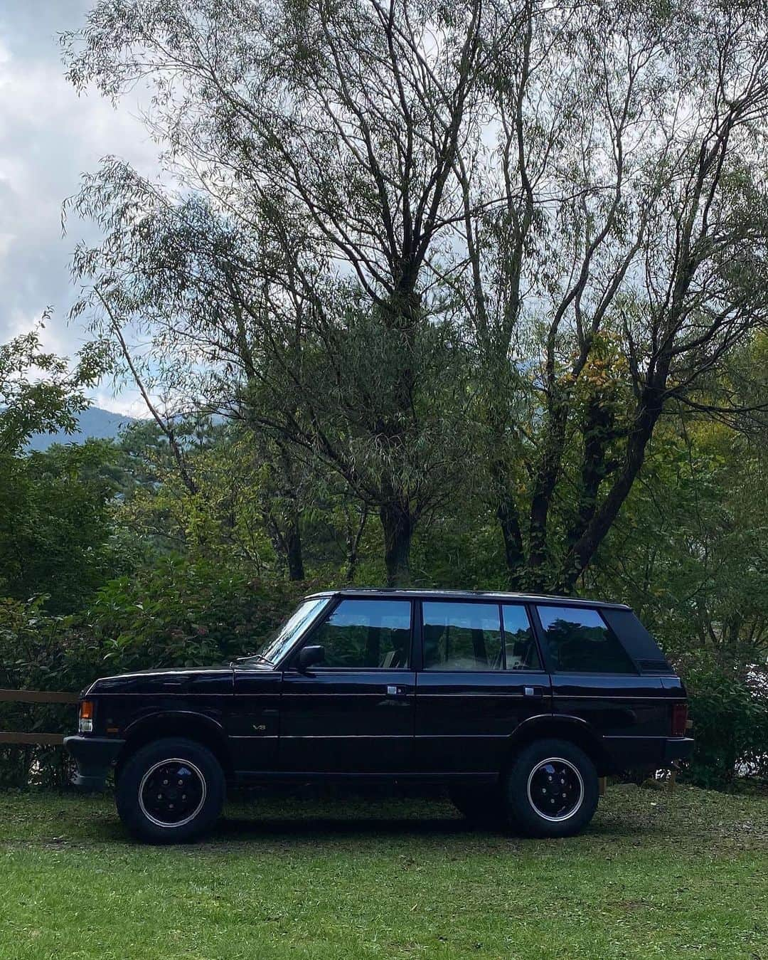 PURIのインスタグラム：「About 2 years.  Thank you for all the memories. See you again.  #rangerover  #rangeroverclassic #レンジローバークラシック #思い出として」