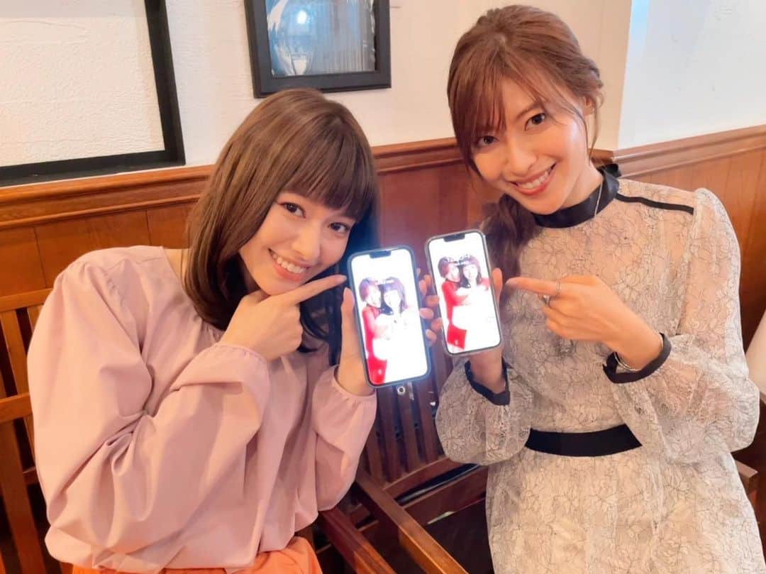 瀧本美織のインスタグラム：「🤍 姉妹で待ち受けお揃い👼🏻💓 ぱっつん前髪の妹が愛おしいです😍   @sister_ytvdrama   #Sisterドラマ  #凪沙  #沙帆」