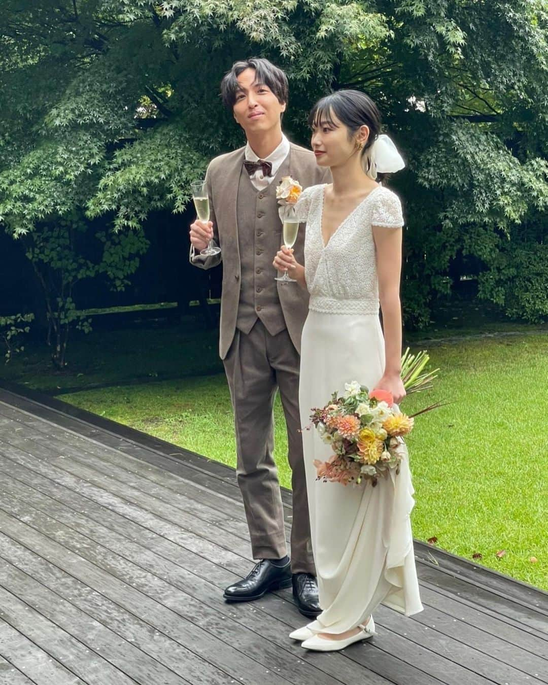 大畑ありささんのインスタグラム写真 - (大畑ありさInstagram)「週末はさいかとようすけの結婚式でした🤍  出逢った時から知ってる2人..🫶 この日に立ち会うことができて本当に幸せでした✨  これからもずっと側で見守ってるよ😘」9月28日 13時54分 - ohataarisa