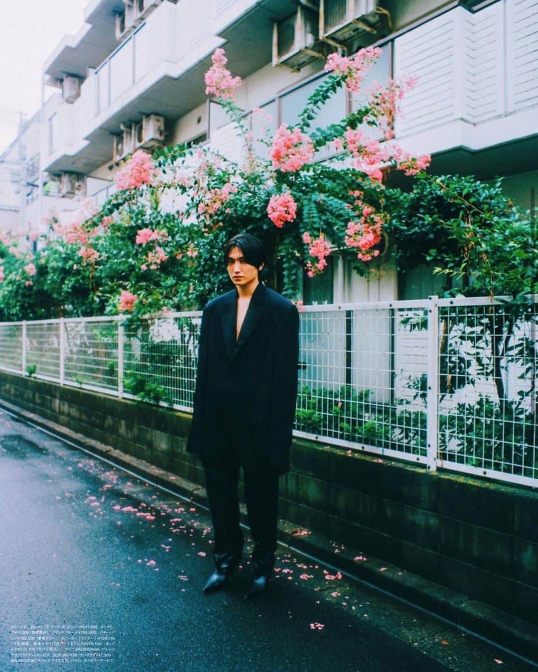金子大地のインスタグラム：「😎😎😎 @switch_magazine  @balenciaga」