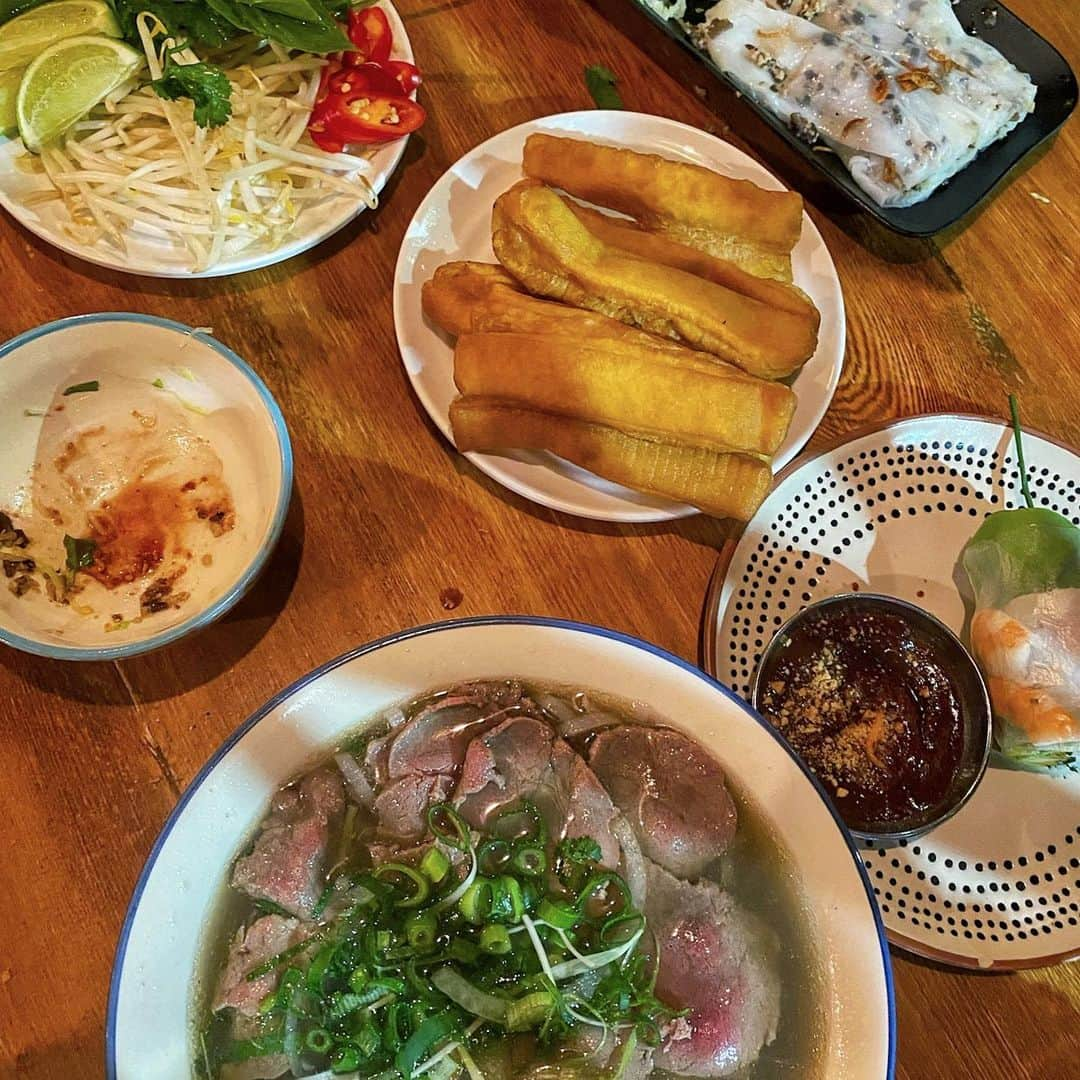 Eat With Steph & Coさんのインスタグラム写真 - (Eat With Steph & CoInstagram)「Life is full of o-PHO-rtunities!! Grab it while you can 😉🍜 This is my favourite Vietnamese restaurant in London 🥰 @eatvietnam_london   📍 Location: Deptford 💸 Cost: ££ 🍃 Veg options: Yes!  🍜 Best dishes: Pho 👀 Type: Vietnamese 🇻🇳」9月28日 19時42分 - eatwithsteph_ldn