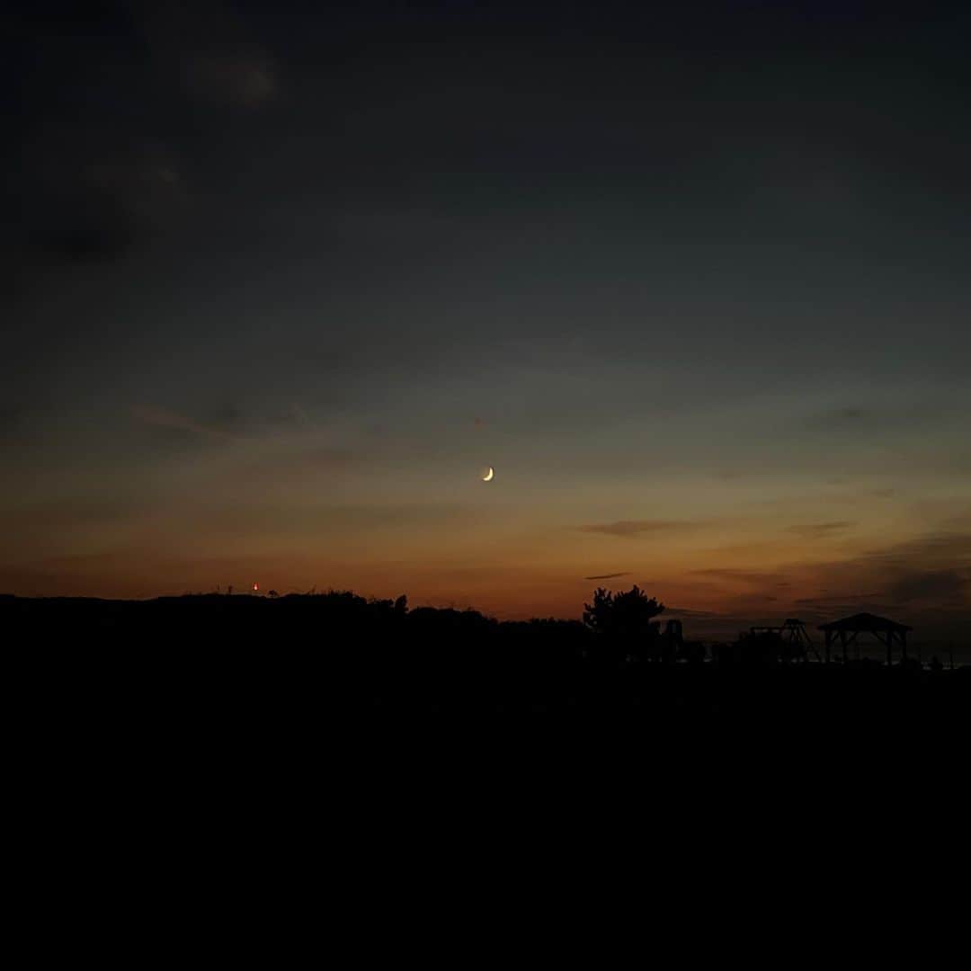 のインスタグラム：「🌙」