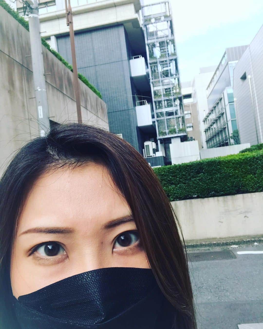 のインスタグラム：「後にお知らせしますが、、 私、春本由香29歳はとあるイメージガールに就任致しまして、本日収録してきました😎 今日良い天気だった😎✨」