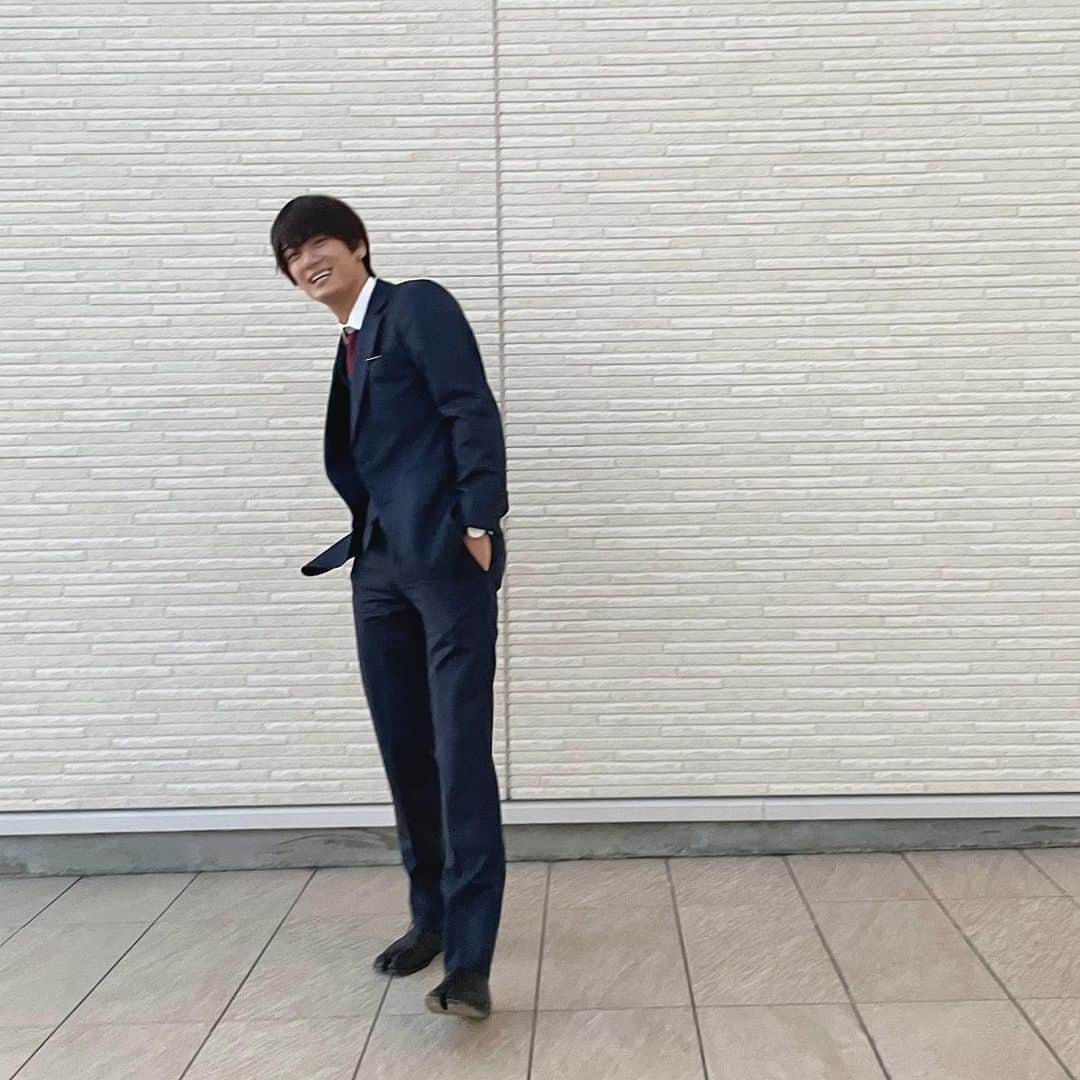 堀海登のインスタグラム：「久々にスーツ着たんご」