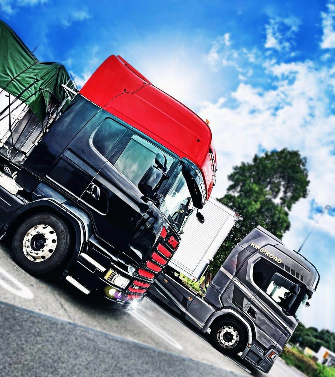 佐々木梨乃のインスタグラム：「#scania #scaniatruck #scaniatrucks #scaniadriver   Seeing you doing your best cheers me up😎」