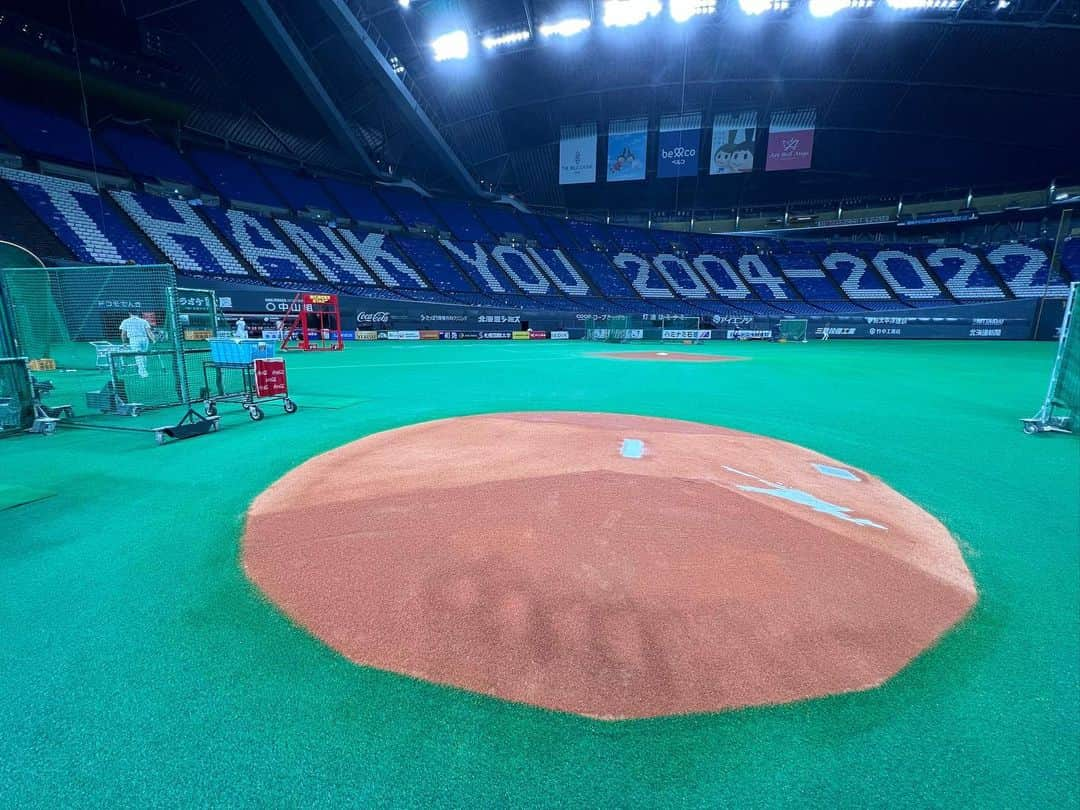 榎下陽大さんのインスタグラム写真 - (榎下陽大Instagram)「ありがとう札幌ドーム⚾️ 色んな思い出のある札幌ドーム、今日で最終戦でした。 現役生活で唯一のお立ち台は札幌ドームで2013年の初勝利の時、杉谷拳士と一緒でした。 札幌ドームでのたくさんのご声援、ありがとうございました。  #札幌ドーム #ありがとう #lovefighters #ファンは宝物」9月28日 23時54分 - yodai_enoshita