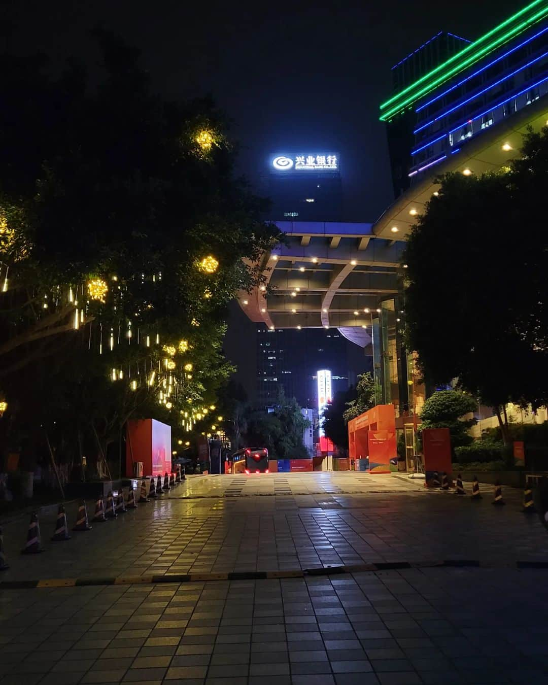 マルコス・フレイタスさんのインスタグラム写真 - (マルコス・フレイタスInstagram)「Chengdu by night 🇨🇳」9月29日 0時41分 - marcosfreitaspt