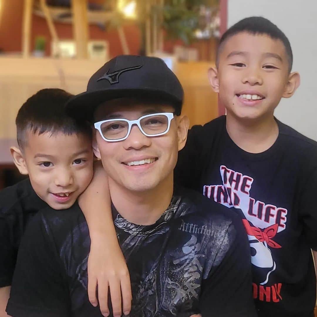 Noito Donaireのインスタグラム：「#happynationalsonday Nothing makes me prouder than being these two boys' Papa. I continue to learn and grow with them everyday.  Papa loves you Jarel and Logan!」