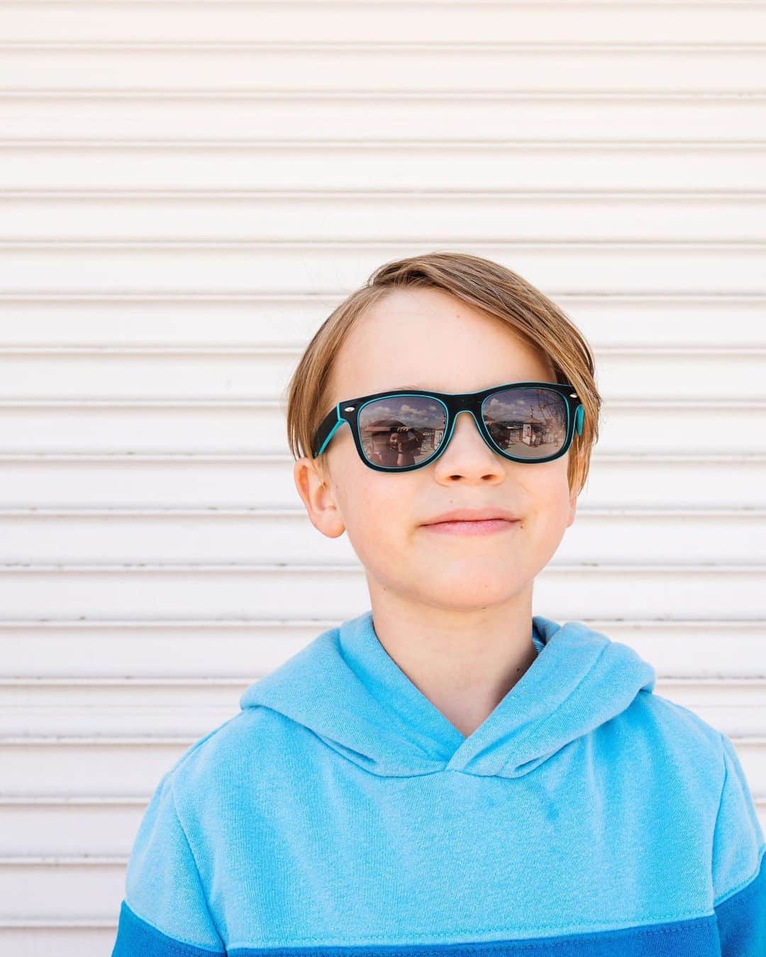 ティファニー・ティーセンのインスタグラム：「It’s National Son’s Day… and I got one of those too. This kid loves skateboarding, music, legos, all things chocolate and most importantly his family. And boy do we LOVE HIM! #mybaby #myboy #myyoungest #nationalsonsday」