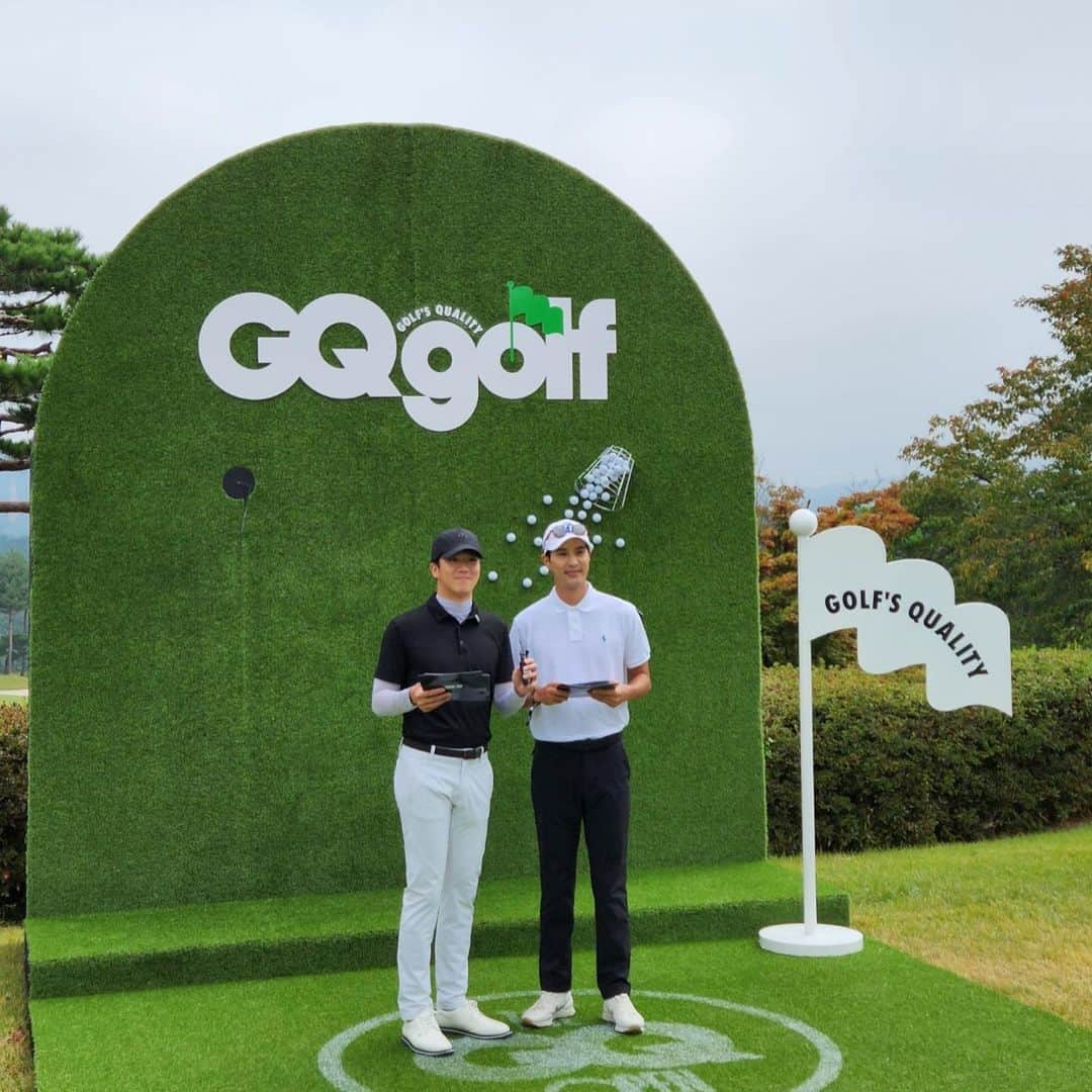 キム・ジソクのインスタグラム：「#더지큐오픈 #백돌이들이mc #GQ가GQ했다」