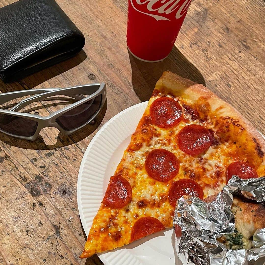 鈴木志音さんのインスタグラム写真 - (鈴木志音Instagram)「みんなのイチオシの食べ物は何かな？💭 ぼくはピザ🍕❤️‍🔥 . . .#おんおん日記」9月29日 17時37分 - shion_supafuru