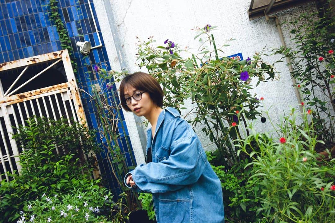 菜乃花のインスタグラム：「涼しくなってきましたね。 私はデニムのジャケットを買いました。」