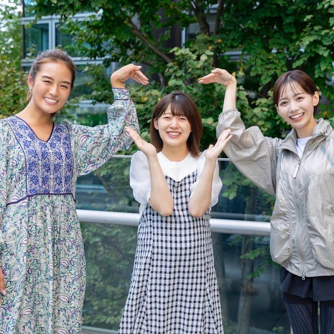 尾崎里紗さんのインスタグラム写真 - (尾崎里紗Instagram)「本日、4年間担当させて頂いたバゲットを卒業しました！  2018年の10月から今日まで、途中で青木源太さんから同期の平松へのMC交代などの変化もありましたが、どの時期を切り取ってもいつも笑っているような日々を過ごさせて頂きました☺️  ハッピーな出来事を中心に、旬の美味しいグルメの情報などをお届けして、視聴者の方と気持ちを共有出来る午前中が大好きでした！ この4年間、一度でも観て下さった皆様、出演して下さった出演者の皆様、本当にありがとうございました😌  10月からは産休を頂き、マイペースに出産準備を進めていく予定です。会える今のうちに、と、わざわざ会いに来てくれたアナウンス部の仲間たち、写真を撮っていない方々からも、温かい言葉を沢山かけてもらいました🍀  昨日は気持ちが落ち着かなくて眠りが浅かったので、今夜はぐっすり眠ろうと思います🌷  . #バゲット　#4年間ありがとうございました　#番組は続きます！ #平松修造　#宮崎由衣子　#小髙茉緒　#澁谷善ヘイゼル　#鈴江奈々　#山本紘之　#山﨑誠　#北脇太基　#忽滑谷こころ　#石川みなみ　#岩本乃蒼　#笹崎里菜　#あ！　#平松誕生日おめでとう🎂」9月29日 18時56分 - ozaki.risa